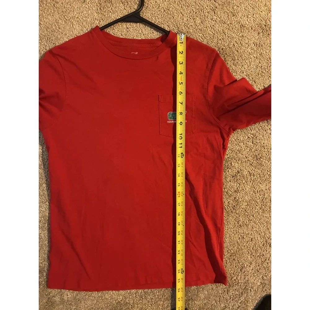 Vineyard Vines red t-shirt youth 18 w/festive anchor-patterned whale